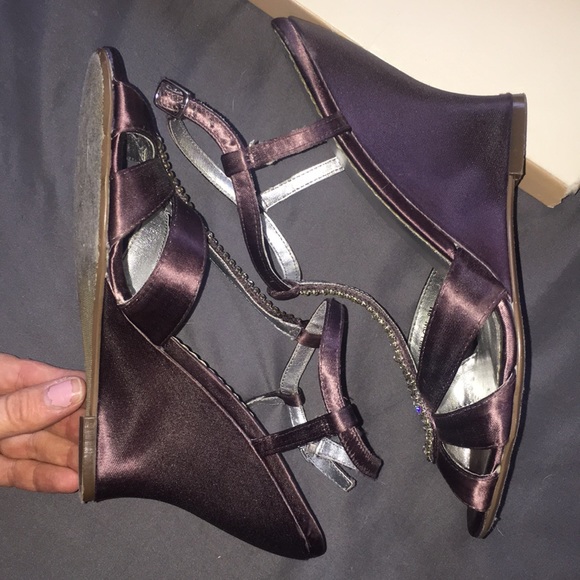 David’s Bridal/Michaelangelo “Willow” Embellished Espresso Wedges sz 8 - Picture 4 of 16